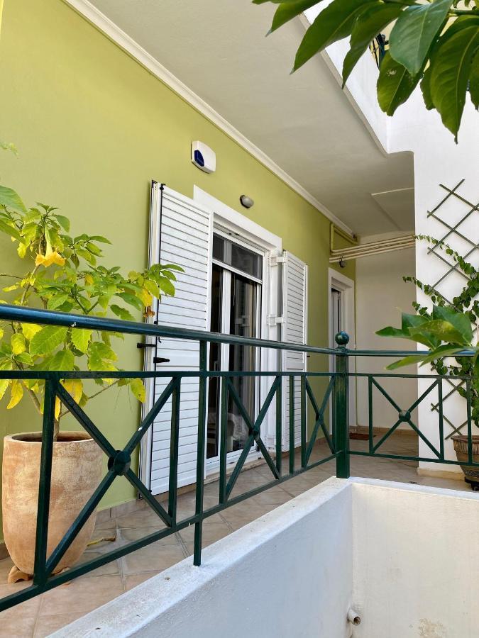 Dimitris Place Near Athens Airport كوروبيون المظهر الخارجي الصورة