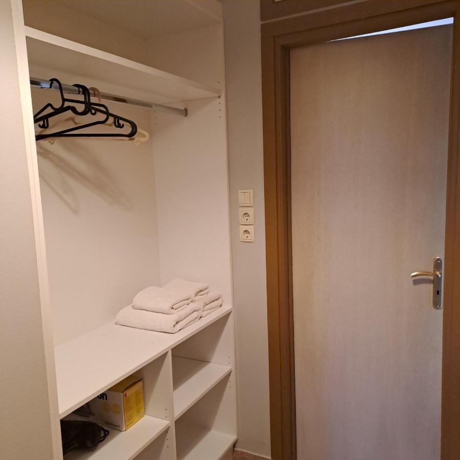 Dimitris Place Near Athens Airport كوروبيون المظهر الخارجي الصورة