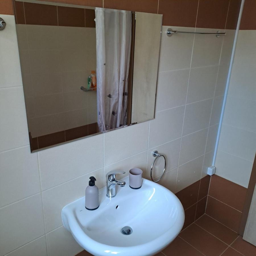 Dimitris Place Near Athens Airport كوروبيون المظهر الخارجي الصورة